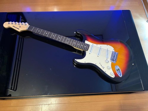 Guitare électrique gauche