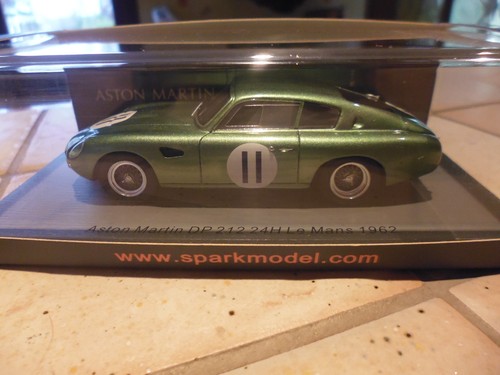 Miniature aston martin - 1/43,