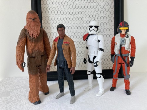 825 lot 4 figurines - lot, de