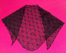 Mantille, châle, fichu en tulle noir décor floral