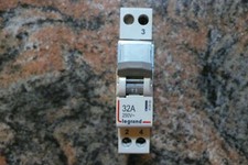 INTERRUPTEUR SECTIONNEUR 32A LEGRAND 412900 CONTACT INVERSEUR 32AMPERES