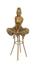 SCULPTURE FEMME SUR BARCHAIR EN BRONZE D'APRES "PIERRE COLINET"