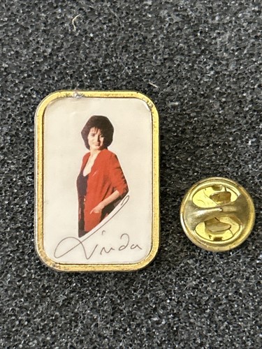 Pin pins - pin's, bv