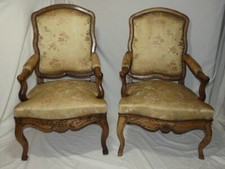 Paire de fauteuils d'époque
