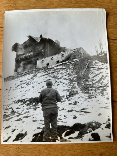 Berghof burning may 1945 - berghof,