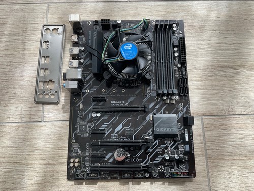 Carte mère gigabyte z370p - mère,