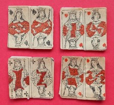 4 fèves anciennes en plastique : jeux de cartes roi/reine