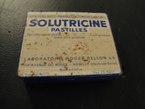 Ancienne boite métallique - boite,