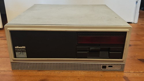 Ordinateur retro olivetti m24 - retro,