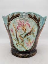 Ancien cache-pot en barbotine