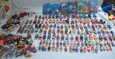PLAYMOBIL, Lot de 130 Figurines divers + chevaux + vrac