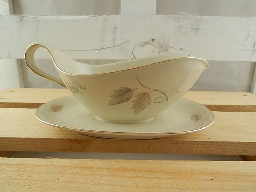 Antique saucière porcelaine - antique,
