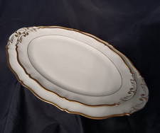 2 plats ovales en porcelaine de Limoges décor filet or
