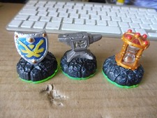 3 figurines skylanders .. wii