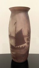 Daum Nancy Cameo Glass 7”