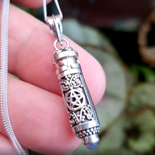 Flacon médaillon pentacle