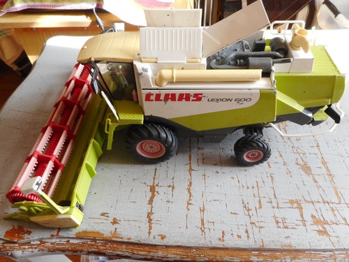 Moissonneuse batteuse claas - moissonneuse-batteuse,