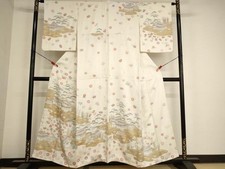 Kimono japonais visite pièce broderie paysage motif fleurs couleur or