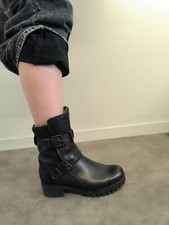 bottine low boots en cuir fourrée André comme neuve portée 1 fois