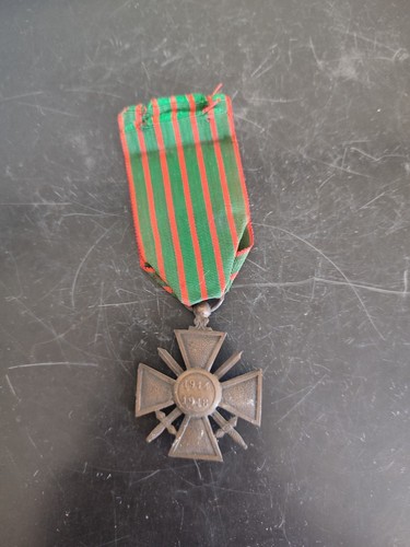 Médaille croix de guerre - -,