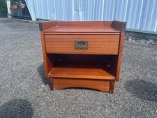 Table de chevet vintage en bois – style scandinave années 60