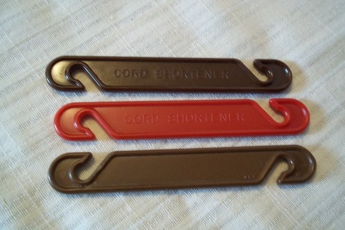 Tupperware cord shorteners - 3,