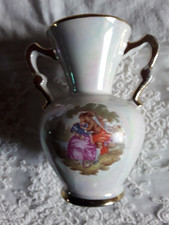 petit vase porcelaine signé R