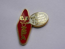 pin s  BALLARD AU BAR TABAC L ALMONT Y A PAS QUE DES CONS A MELUN 77 TBQ