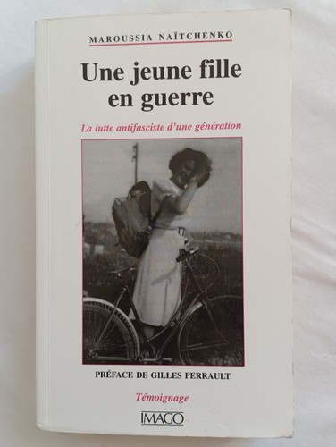 Une jeune fille - en, la