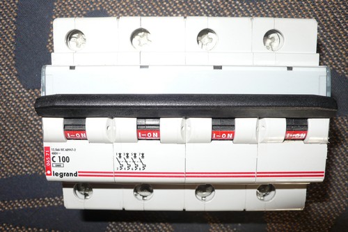 Disjoncteur tetra 100a - disjoncteur, tetra.