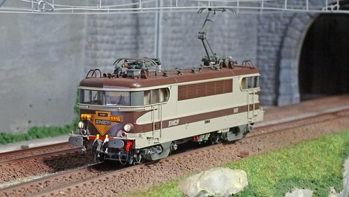 Models 10224 locomotive - ls,