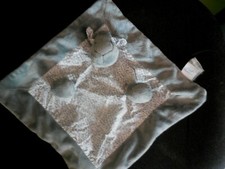 doudou plat mouton gris motif fleurs TEXTURA idem QUAX ??