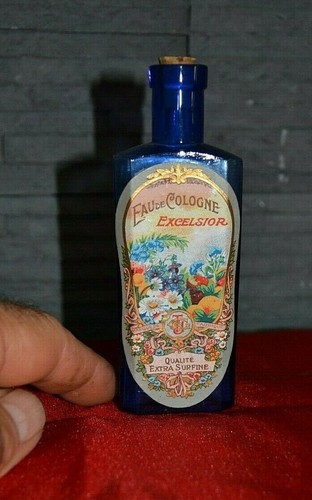 Beau flacon ancien avec