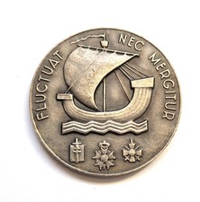 Fluctua Nec Mergiture