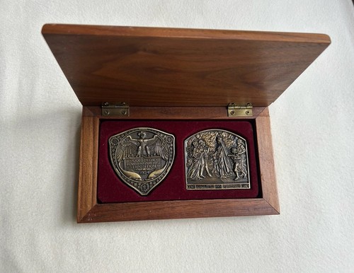 Jack daniels gold medal awards - gold,