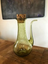 JOLI CARAFON  (HUILIER ?)  EN VERRE SOUFFLÉ VERT PÂLE MARQUÉ BIOT