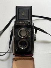 Yashica Mat-124 G /Yashinon 80mm f/3.5– Mint Condition
