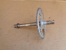 Axe pédalier pour mobylette