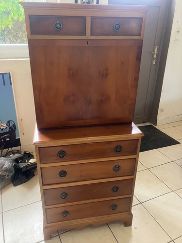 Tres jolie secretaire - , anglais
