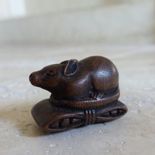 SUPERB ANTIQUE JAPANESE WOOD NETSUKE RAT signed TOMOKAZU