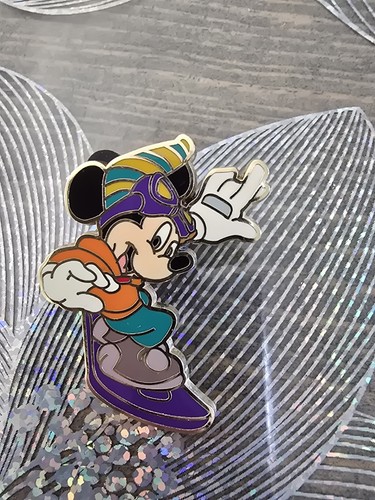 Pins disneyland paris - paris, lanyard