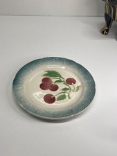 Ancienne assiette KG saint clément Barbotine décors frappé de cerise bon etat