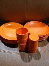 lot de plusieurs assiettes et