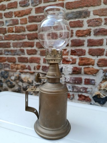 Ancienne lampe dorée - , à