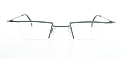 Theo belgium lunettes - pan, head