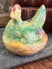 Tirelire a Casser Vers 1900 Poule Sur Panier Faience Peinte