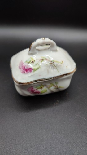 Ancienne petite boîte - ancienne,
