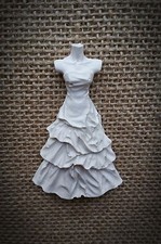 robe de mariée / soirée en plâtre brut