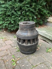 Ancien moyeu de roue de charrette