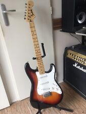 Guitare électrique Stratocaster  JIM HARLEY Sunburst